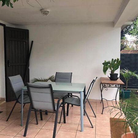 Meuble Le Manguier Apartment Saint Pierre Exterior photo