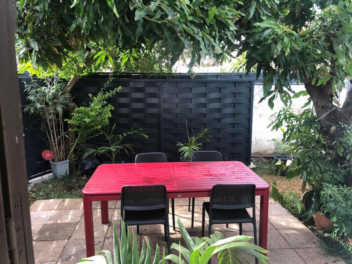 Meuble Le Manguier Apartment Saint Pierre Exterior photo