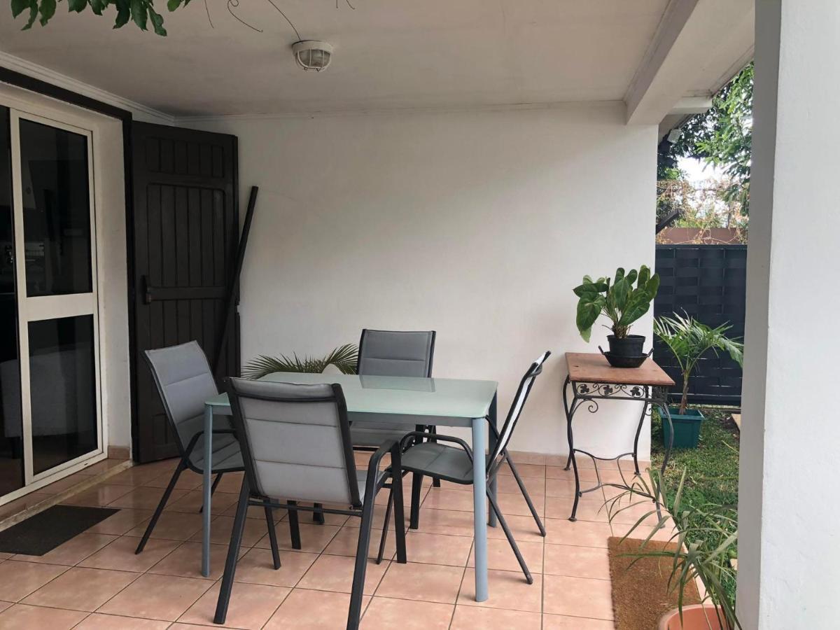 Meuble Le Manguier Apartment Saint Pierre Exterior photo